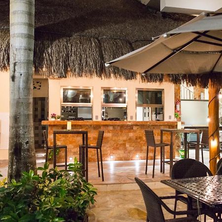 Alamos Inn Hotel Con Jacuzzi Y Piscina Cancún Exteriör bild